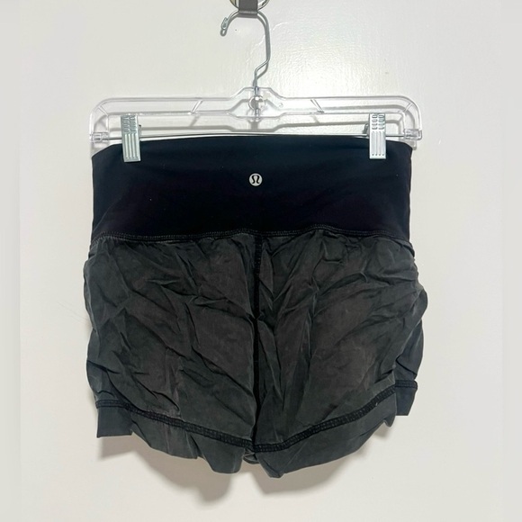 Lululemon Shorts Grey/Black Size 4 - Picture 2 of 2